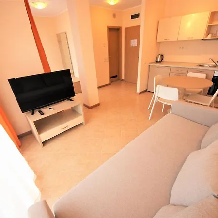 Menada Royal Sun Apartments Sunny Beach Room photo