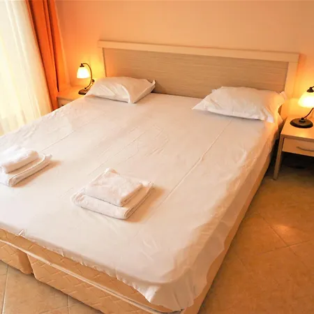 Menada Royal Sun Apartments Sunny Beach Room photo